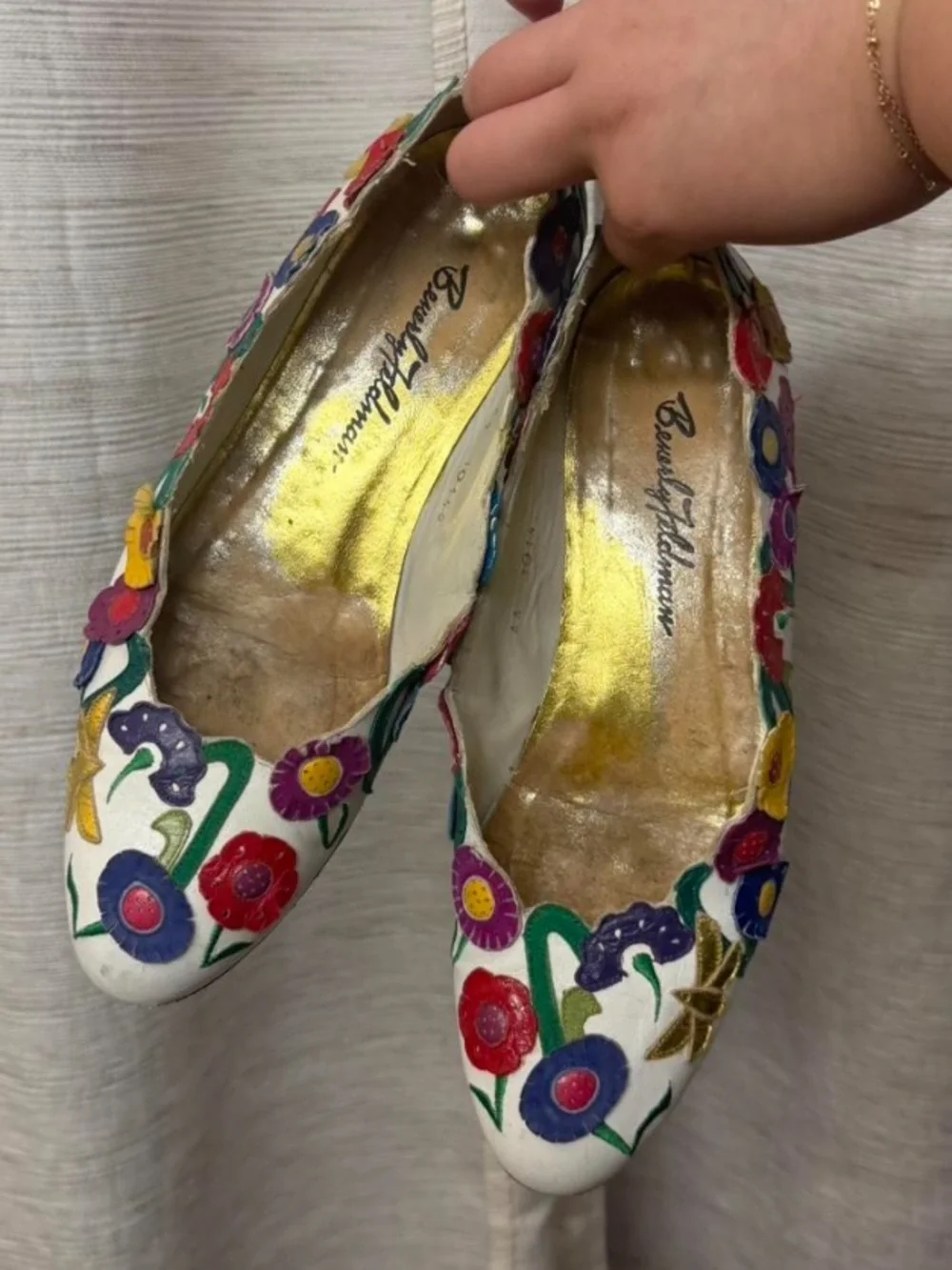 White Floral Embroidered Women's Ballet Flats